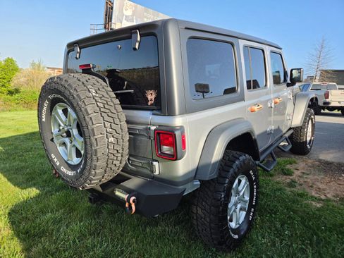 Used 2019 Jeep Wrangler Unlimited Sport S image 6
