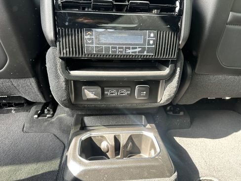 New 2026 Jeep Grand Wagoneer 4WD image 30
