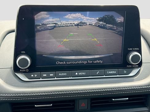 Used 2023 Nissan Rogue SV FWD image 32