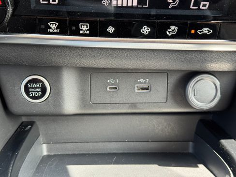 Used 2022 Nissan Rogue SV FWD image 25