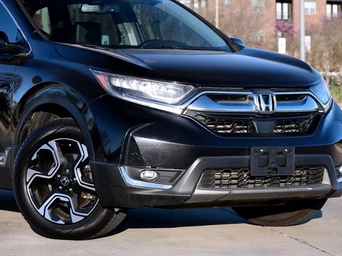 Used 2018 Honda CR-V Touring image 2