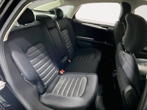 Used 2016 Ford Fusion SE image 24