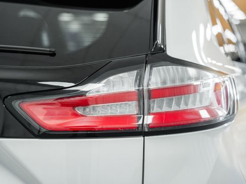 Used 2023 Ford Edge ST image 18