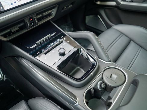 New 2025 Porsche Cayenne GTS image 21