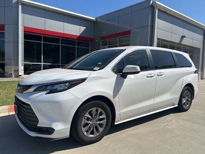 Used 2022 Toyota Sienna LE