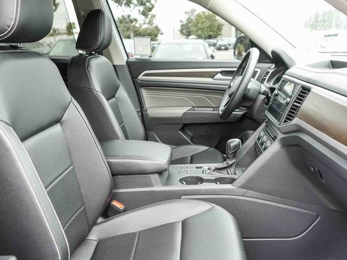 Used 2021 Volkswagen Atlas SE image 16