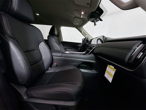 New 2026 Nissan Armada SV image 29