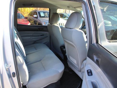 Used 2015 Toyota Tacoma 2WD Double Cab image 27