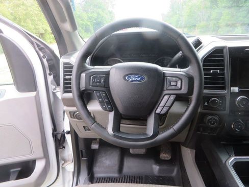Used 2017 Ford F150 XLT w/ Equipment Group 302A Luxury AWD/4WD image 15