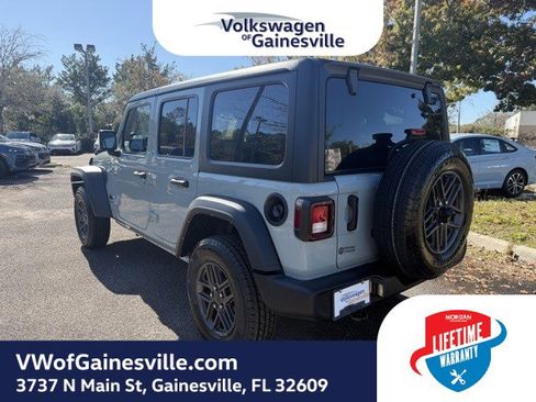Used 2024 Jeep Wrangler Sport S image 4