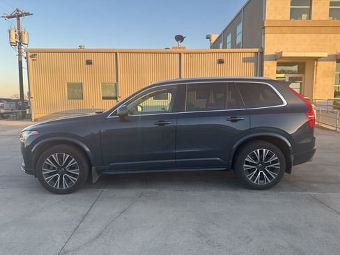 Used 2021 Volvo XC90 T6 Momentum w/ Protection Package Premier image 17