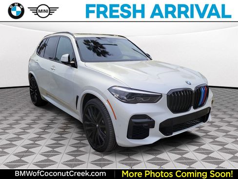 Used 2022 BMW X5 sDrive40i w/ M Sport Package image 1