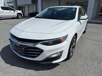 Used 2023 Chevrolet Malibu LT image 1