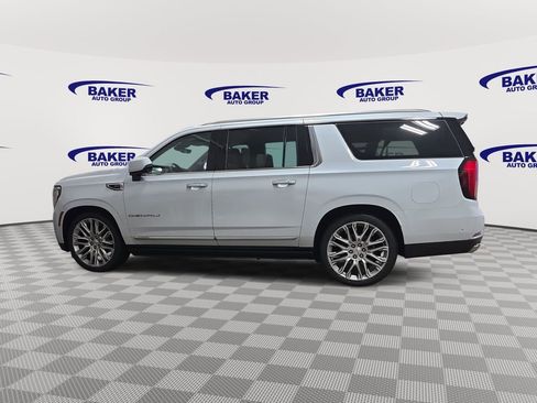 Used 2026 GMC Yukon XL Denali w/ Denali Reserve Package image 8