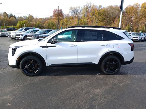 Certified 2025 Kia Sorento X-Line EX image 4