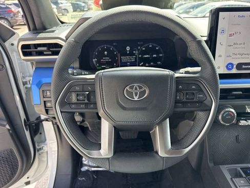 Used 2025 Toyota Tacoma TRD Off-Road AWD/4WD image 14