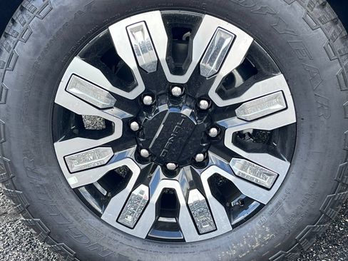 New 2026 GMC Sierra 2500 Denali w/ Denali Reserve Package AWD/4WD image 6
