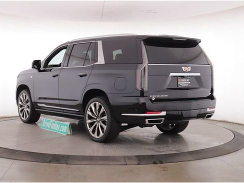 Used 2026 Cadillac Escalade Luxury w/ Touring Package AWD/4WD image 8