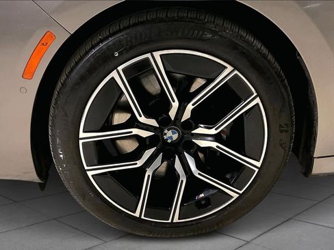 Used 2023 BMW 760i xDrive image 11