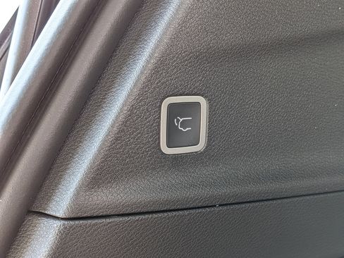 New 2026 Chrysler Pacifica Limited FWD image 14