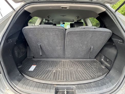 Used 2018 Ford Explorer XLT w/ Equipment Group 201A AWD/4WD image 23