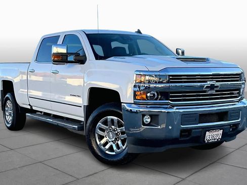 Used 2019 Chevrolet Silverado 2500 LTZ w/ Duramax Plus Package image 2