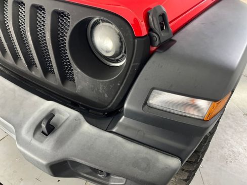 Used 2018 Jeep Wrangler Unlimited Sport S image 34