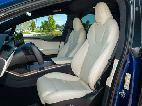 Used 2022 Tesla Model X Long Range image 7