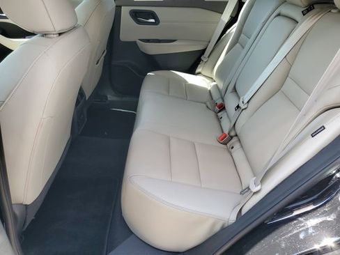 Used 2023 Nissan Rogue SL FWD image 32