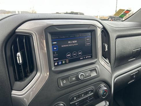 Used 2022 Chevrolet Silverado 2500 Custom w/ Custom Value Package image 28