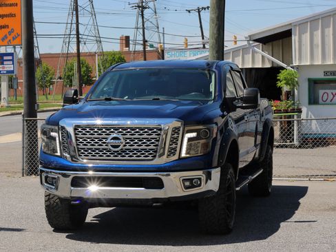 Used 2016 Nissan Titan SL AWD/4WD image 3