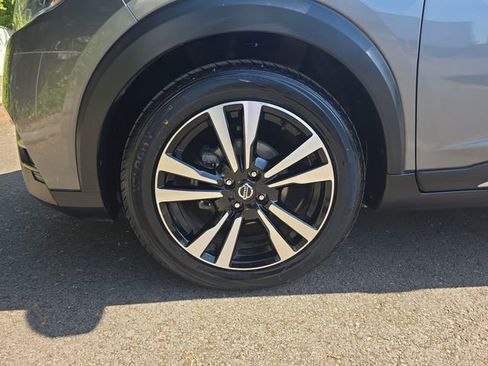Used 2019 Nissan Kicks SR w/ SR Premium Package FWD image 26
