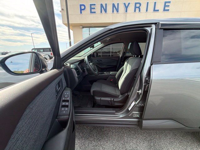 Used 2021 Nissan Rogue S FWD image 9