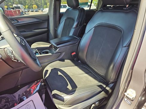 Used 2023 Jeep Grand Cherokee L Laredo AWD/4WD image 21