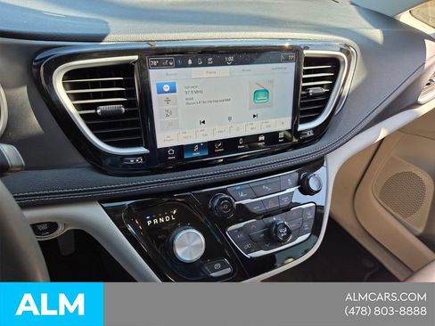 Used 2023 Chrysler Pacifica Touring-L FWD image 26