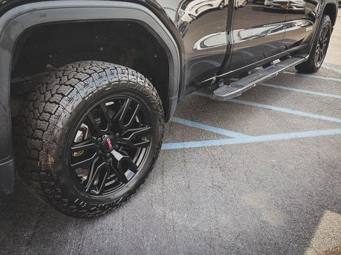 Used 2019 GMC Sierra 1500 Elevation w/ Elevation Value Package AWD/4WD image 13