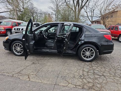 Used 2012 Chrysler 200 Touring FWD image 11