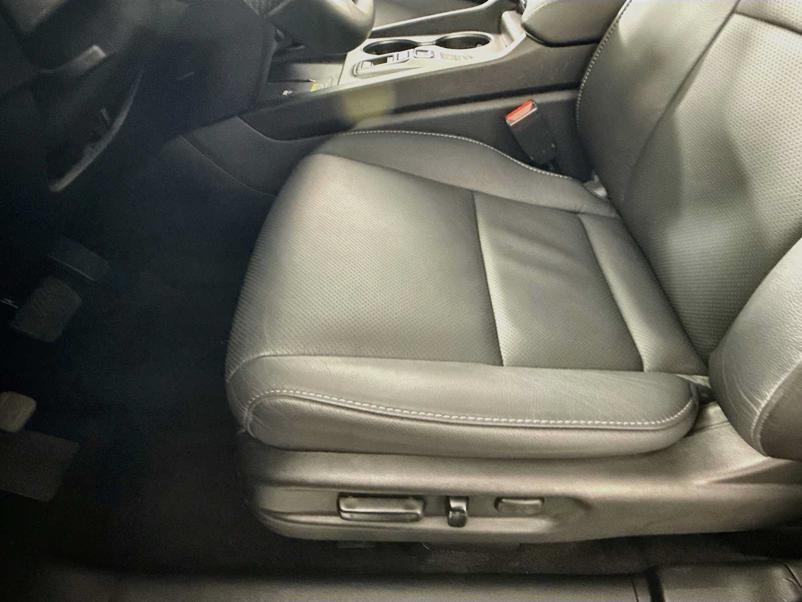 Certified 2025 Honda Passport EX-L image 33
