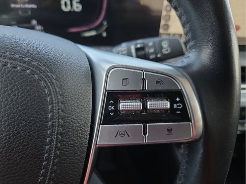 Used 2023 Kia Telluride EX w/ EX Captain's Chair Package FWD image 18