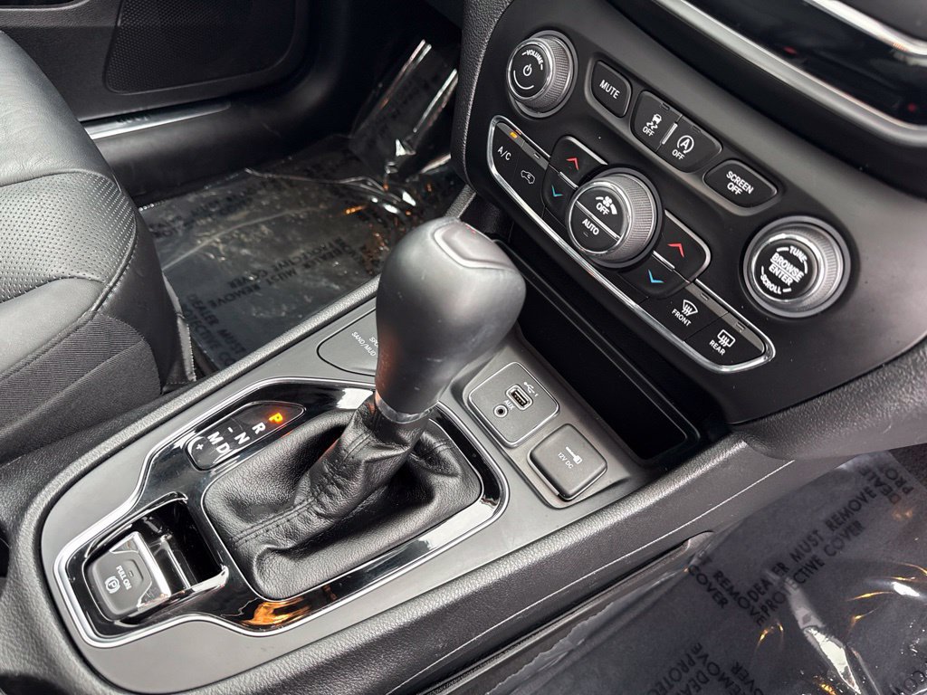 Used 2020 Jeep Cherokee Limited AWD/4WD image 24