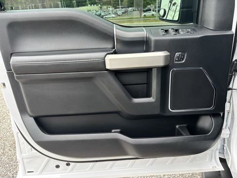 Used 2019 Ford F150 Lariat w/ Equipment Group 502A Luxury AWD/4WD image 18