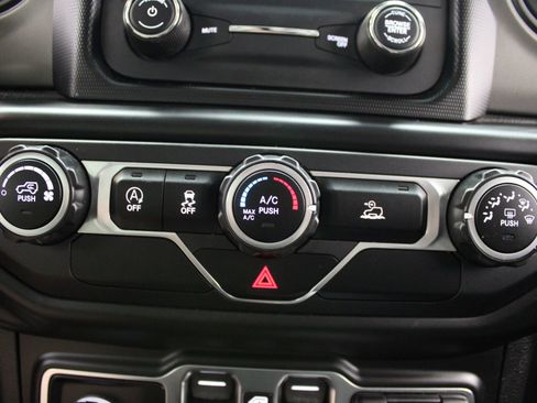 Used 2021 Jeep Wrangler Unlimited Sport AWD/4WD image 42