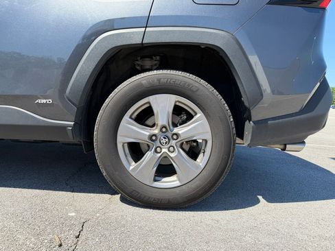 Used 2025 Toyota RAV4 XLE AWD/4WD image 9
