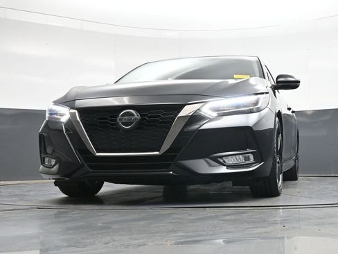 Used 2022 Nissan Sentra SR w/ SR Premium Package FWD image 25