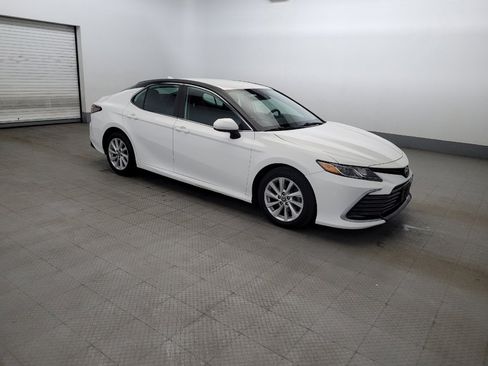 Used 2021 Toyota Camry LE FWD image 11