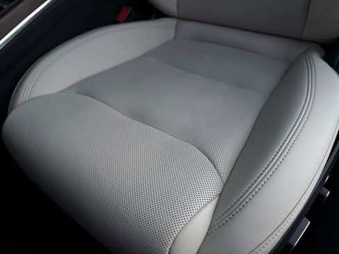 Used 2022 Tesla Model S image 24