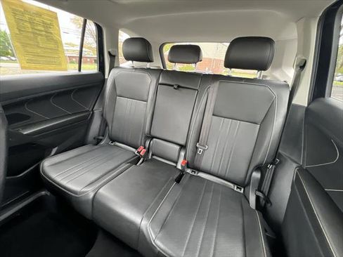 Used 2022 Volkswagen Tiguan SE w/ Panoramic Sunroof Package AWD/4WD image 22