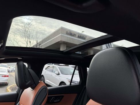 Used 2025 Mercedes-Benz GLC 350e 4MATIC image 26