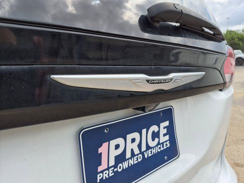 Used 2023 Chrysler Voyager LX FWD image 12