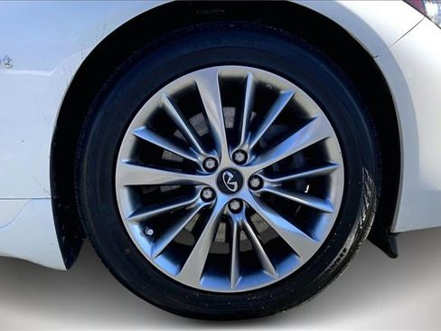 Used 2018 INFINITI Q50 Luxe w/ Essential Package (3.0T Luxe) image 8